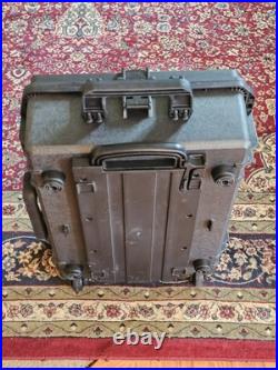 10 Pistol 20 Magazine DORO D2116-7W Heavy Duty Case Very Good Condition