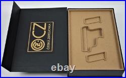 PISTOL GUN PRESENTATION CUSTOM DISPLAY CASE BOX for CZ DUO cal. 6,35 mm. 25 ACP PISTOL GUN PRESENTATION CUSTOM DISPLAY CASE BOX for CZ DUO cal. 6,35 mm. 25 ACP
