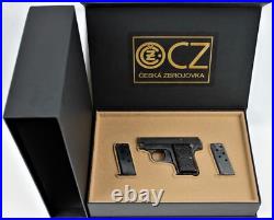 PISTOL GUN PRESENTATION CUSTOM DISPLAY CASE BOX for CZ DUO cal. 6,35 mm. 25 ACP PISTOL GUN PRESENTATION CUSTOM DISPLAY CASE BOX for CZ DUO cal. 6,35 mm. 25 ACP