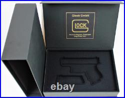 PISTOL GUN PRESENTATION CUSTOM DISPLAY CASE BOX for GLOCK 26 cal. 9mm + 2 ammo PISTOL GUN PRESENTATION CUSTOM DISPLAY CASE BOX for GLOCK 26 cal. 9mm + 2 ammo