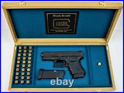 PISTOL GUN PRESENTATION CUSTOM DISPLAY CASE BOX for GLOCK 30 cal. 45 ACP