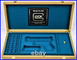 PISTOL GUN PRESENTATION CUSTOM DISPLAY CASE BOX for GLOCK 30 cal. 45 ACP