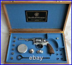 PISTOL GUN PRESENTATION CUSTOM DISPLAY CASE BOX for SMITH WESSON 1905 mod 10 M&P