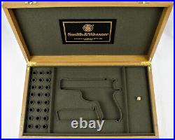 PISTOL GUN PRESENTATION CUSTOM DISPLAY CASE BOX for SMITH & WESSON model 39-2