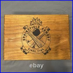 PISTOL GUN PRESENTATION CUSTOM DISPLAY CASE BOX for The SPRINGFIELD ARMORY m1911