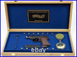 PISTOL GUN PRESENTATION CUSTOM DISPLAY CASE for WALTHER PPK cal. 7,65 mm. 32 ACP