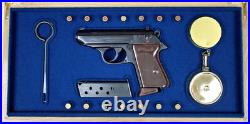 PISTOL GUN PRESENTATION CUSTOM DISPLAY CASE for WALTHER PPK cal. 7,65 mm. 32 ACP