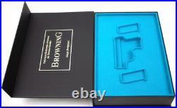 PISTOL PRESENTATION CUSTOM DISPLAY CASE BOX for BROWNING BABY cal. 6,35.25 acp PISTOL PRESENTATION CUSTOM DISPLAY CASE BOX for BROWNING BABY cal. 6,35.25 acp