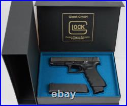 PISTOL PRESENTATION CUSTOM DISPLAY CASE BOX for GLOCK 17 gen4 cal. 9 mm + 2 ammo PISTOL PRESENTATION CUSTOM DISPLAY CASE BOX for GLOCK 17 gen4 cal. 9 mm + 2 ammo