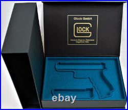 PISTOL PRESENTATION CUSTOM DISPLAY CASE BOX for GLOCK 17 gen4 cal. 9 mm + 2 ammo PISTOL PRESENTATION CUSTOM DISPLAY CASE BOX for GLOCK 17 gen4 cal. 9 mm + 2 ammo
