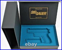 PISTOL PRESENTATION CUSTOM DISPLAY CASE BOX for SIG SAUER P225 cal. 9mm Para