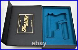 PISTOL PRESENTATION CUSTOM DISPLAY CASE BOX for SIG SAUER P225 cal. 9mm Para