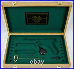 PISTOL PRESENTATION CUSTOM DISPLAY CASE for DWM LUGER P06 7,65mm 4 3/4 inch p08
