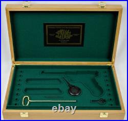 PISTOL PRESENTATION CUSTOM DISPLAY CASE for DWM LUGER P06 7,65mm 4 3/4 inch p08