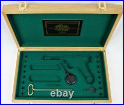 PISTOL PRESENTATION CUSTOM DISPLAY CASE for DWM LUGER P06 7,65mm 4 3/4 inch p08