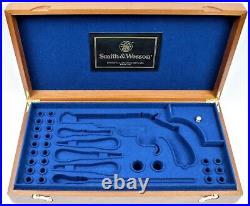 PISTOL PRESENTATION CUSTOM DISPLAY CASE for SMITH WESSON. 44 RUSSIAN THIRD MODEL PISTOL PRESENTATION CUSTOM DISPLAY CASE for SMITH WESSON. 44 RUSSIAN THIRD MODEL