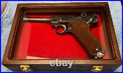 Pistol Gun Presentation Case Glass Top Wood Box German Luger P08 Style Pistols Pistol Gun Presentation Case Glass Top Wood Box German Luger P08 Style Pistols