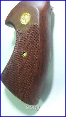 Primitive Grip Colt, Python Brown Wooden Grips Colt Python Revolver Checkered