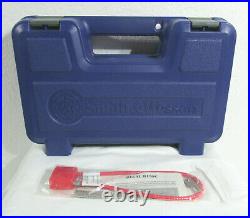 Smith & Wesson 39032 Plastic Pistol Case Medium Regal Cable lock