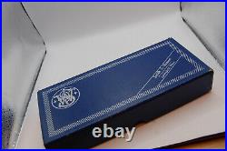 Vintage Smith & Wesson Model 586 4 Case not returnable with papers tools Mint
