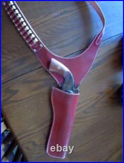 Western Right Hand Gun Holster Belt Leather Revolver Pistol Tooled. 44/45 Cal